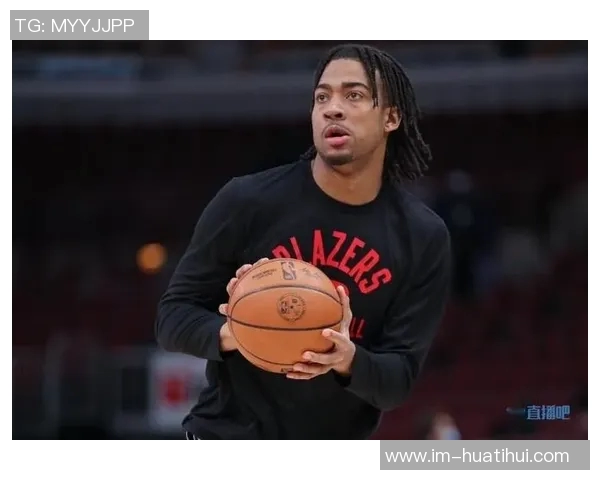 阿伦赛前自信满满预感投篮顺利在场上全力以赴展现跑位技巧